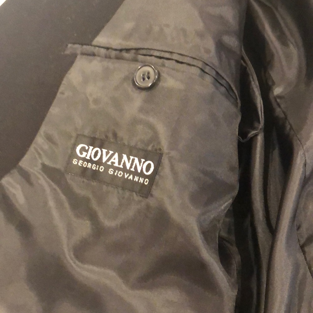 Men’s Suit - Picture 4 of 6